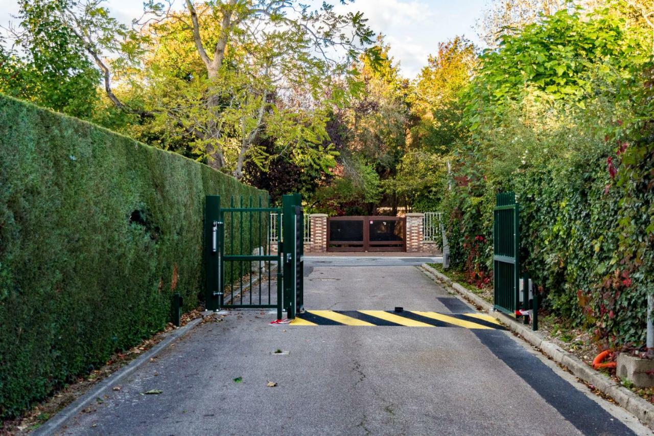 Les Charmes Du Bosquet Parc D'Amour Et Nature Parking Prive Securise Étretat Exteriör bild